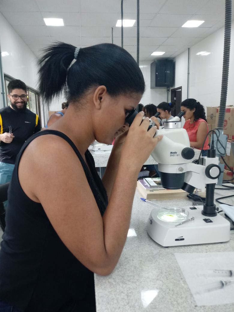 Aula em Laboratório no Campus Sosígenes Costa